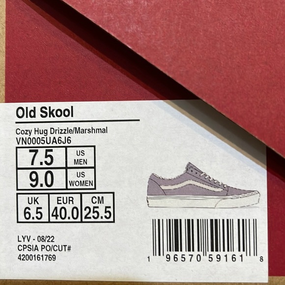 Vans WMNS Old Skool
Cozy Hug Drizzle/Marshmal
VN0005UA6J6
Sneakers - Picture 15 of 16